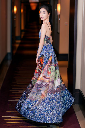 无码久久一二区